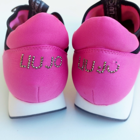 Liu Jo fuschia 'May' cutout sneaker, EU40, sample, new w/ defects - Picture 4 of 8